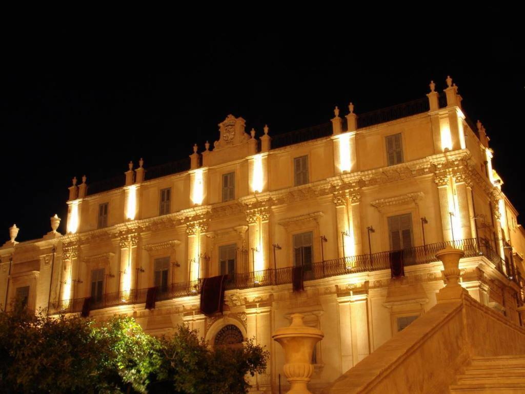 Landolina Palace Hotel Noto Exteriör bild