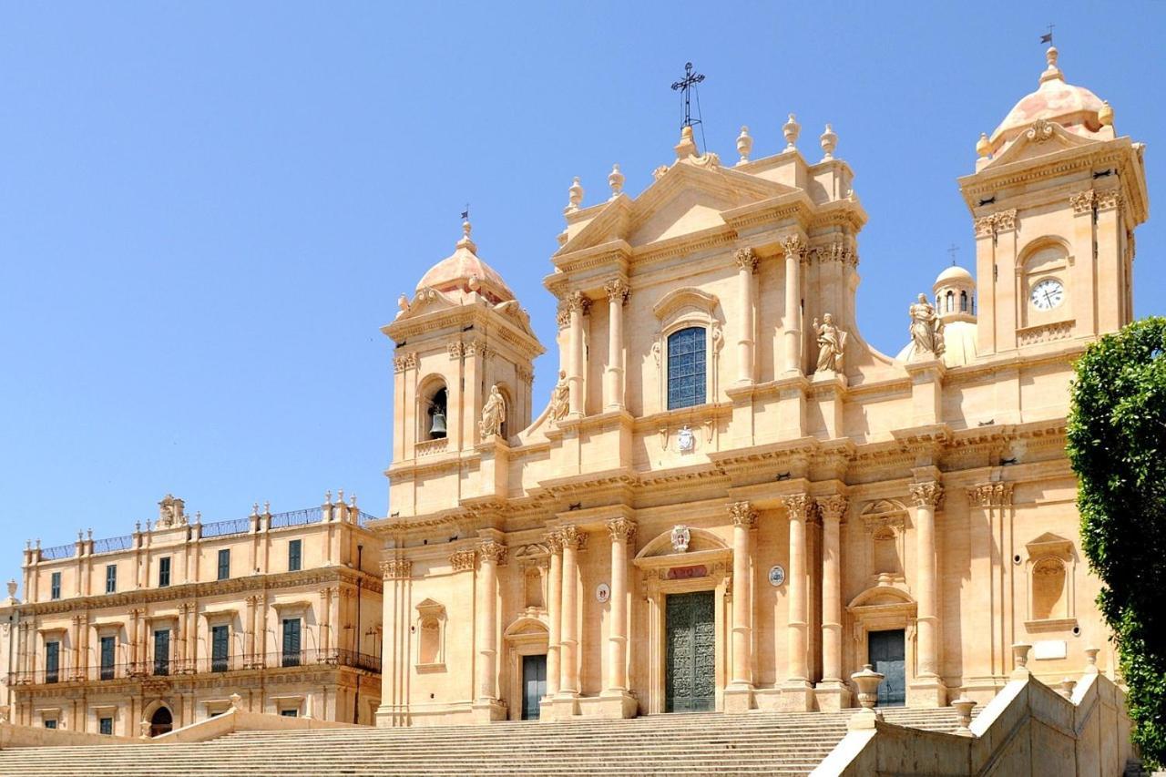 Landolina Palace Hotel Noto Exteriör bild